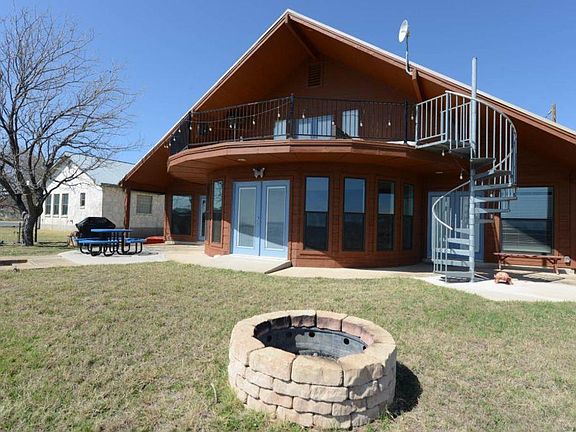 5th image of 746 E Island Dr