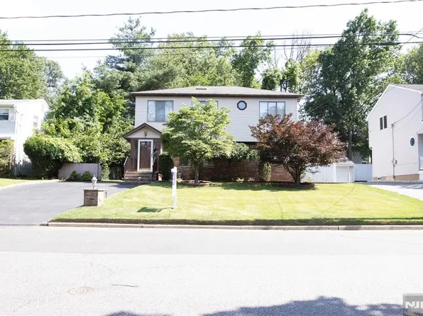 132 Jefferson Ave, Emerson, NJ 07630