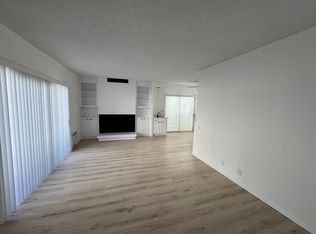 11964 Kiowa Ave APT 17, Los Angeles, CA 90049