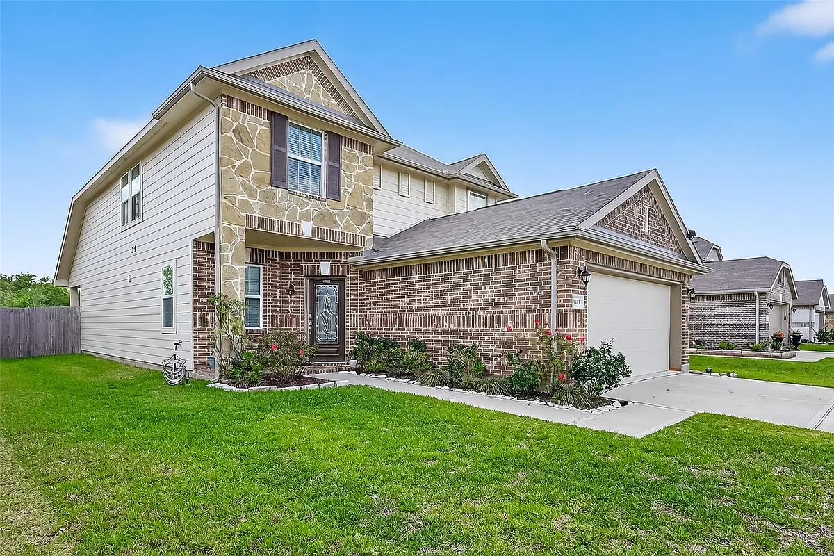 Building Photo - 6215 Prince Place Dr