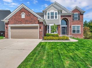 4585 Ottawa Dr, Orion, MI 48359