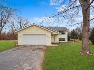 105 Constitution Dr SW, Poplar Grove, IL 61065