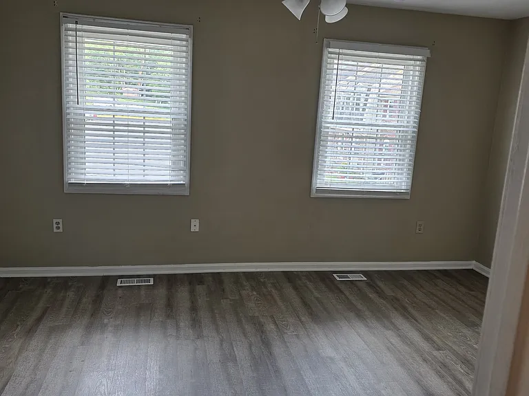 8579 Burlington Ct — Photo 6