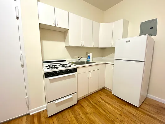 Rented by Corcoran | media 3