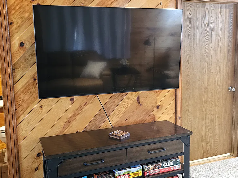 Samsung Smart TV with streaming apps for guest to log into their own accounts