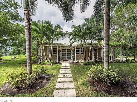 4th image of 1790 Gordon Dr