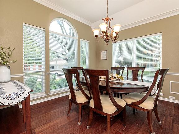4th image of 3001 Brush Creek Ln