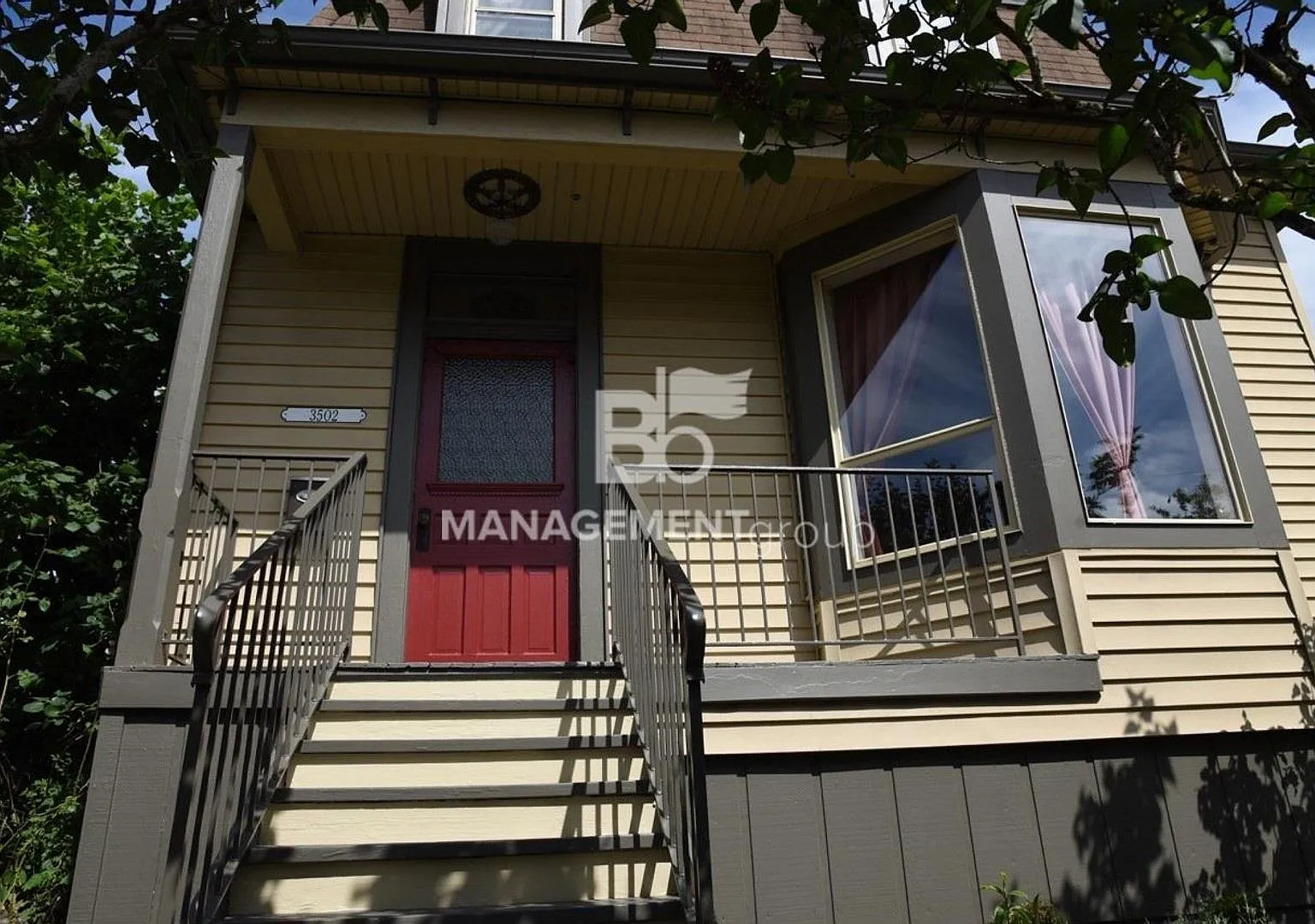 Close in SE Portland/Brooklyn Neighborhood Loaded with Old World Charm! — Photo 2