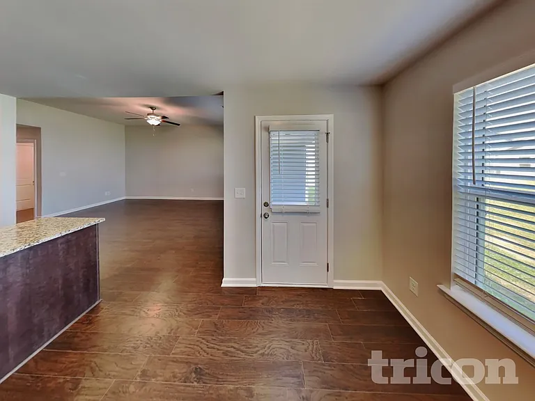 2823 Buzz St — Photo 4