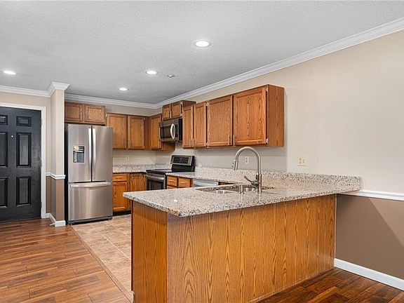 4th image of 3524 W Shore Rd APT 405