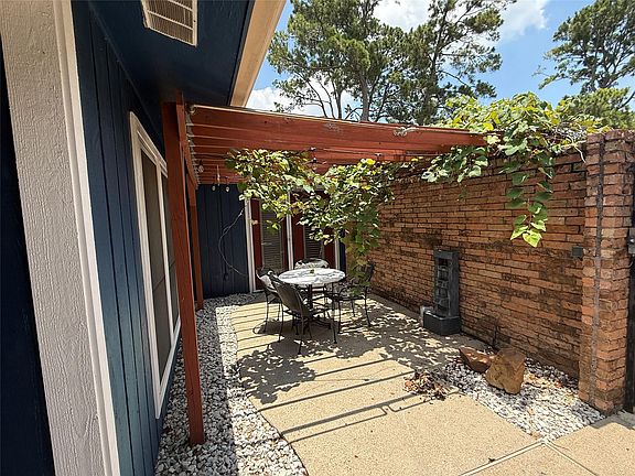 5th image of 11306 Oak Spring Dr