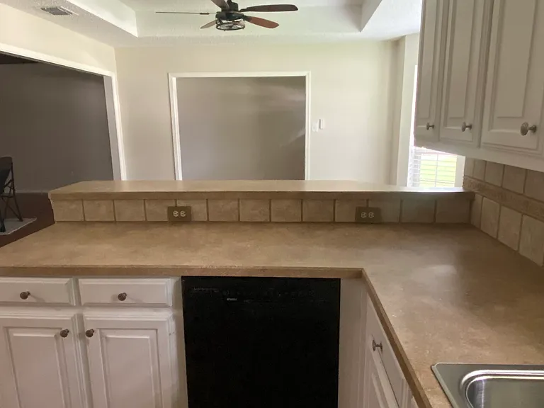 1122 Kensington Ct — Photo 5