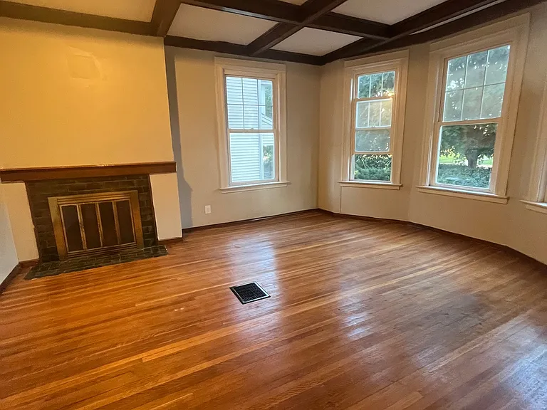 442 Farmington Ave #1E — Photo 18