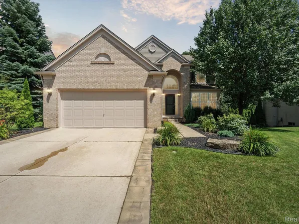 4176 Merriman Loop, Howell, MI 48843