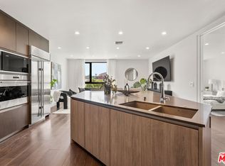 724 N Croft Ave #301, Los Angeles, CA 90069