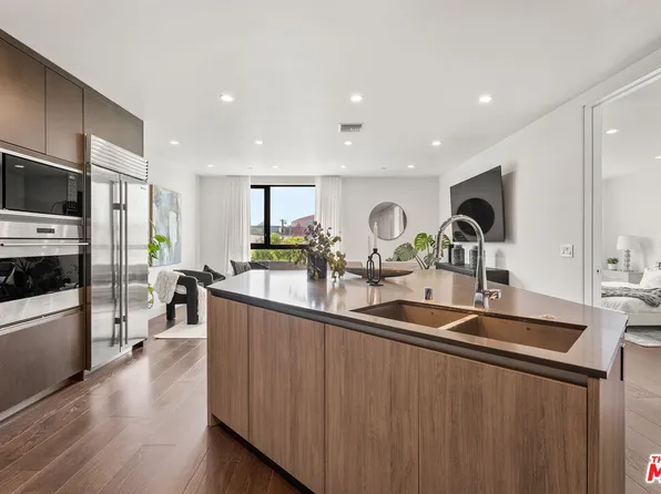 724 N Croft Ave #301, Los Angeles, CA 90069