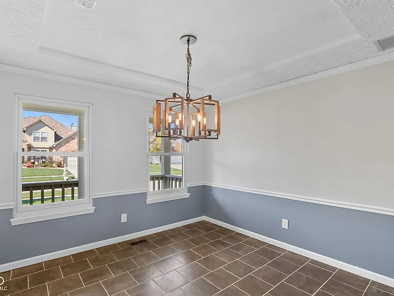 7975 Meadow Bend Cir — Photo 28
