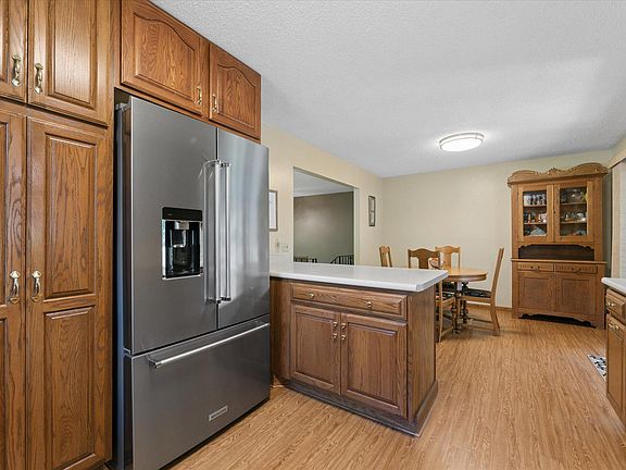 5th image of 6650 Maple Dr