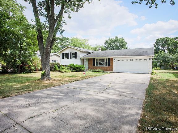 2nd image of 22W511 Burr Oak Dr