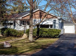 253 N Shaddle Ave, Mundelein, IL