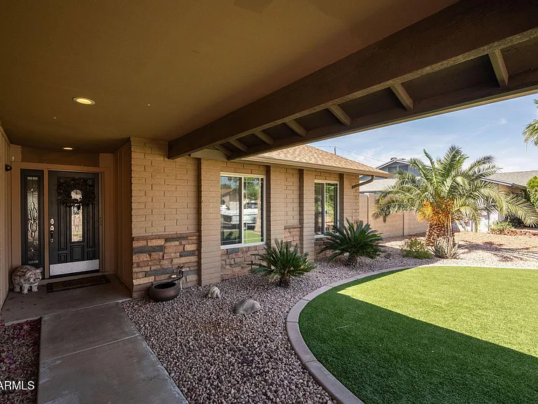5161 E Beck Ln — Photo 3