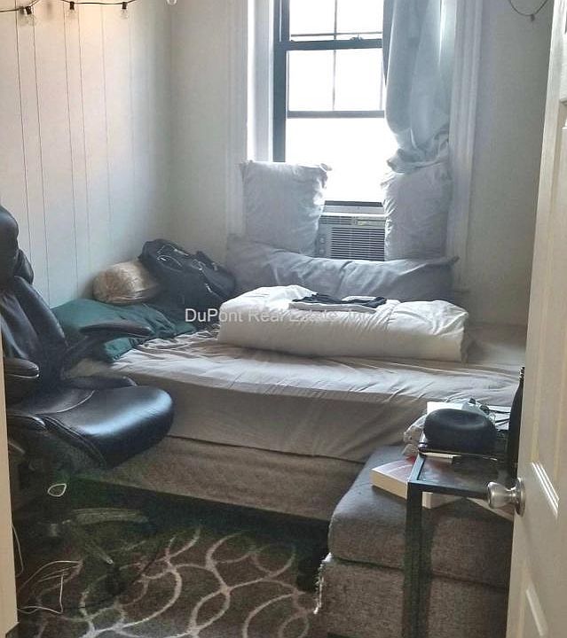 2nd image of 40 Cooper St #5
