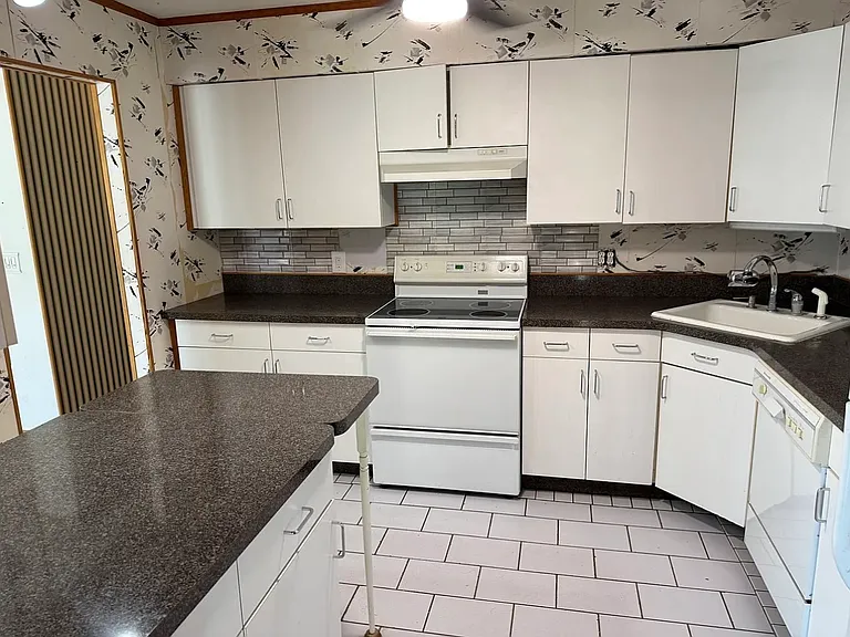 2794 Ocean Ave #2 — Photo 9