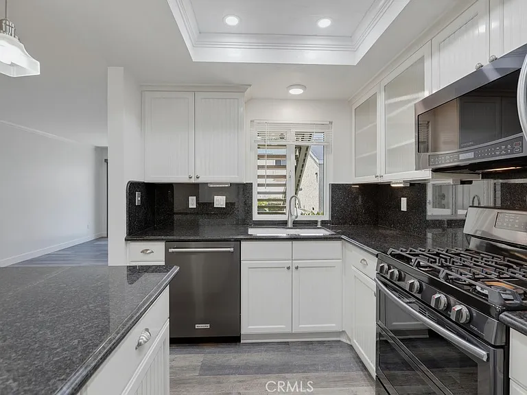 23411 Cambridge Rd — Photo 13