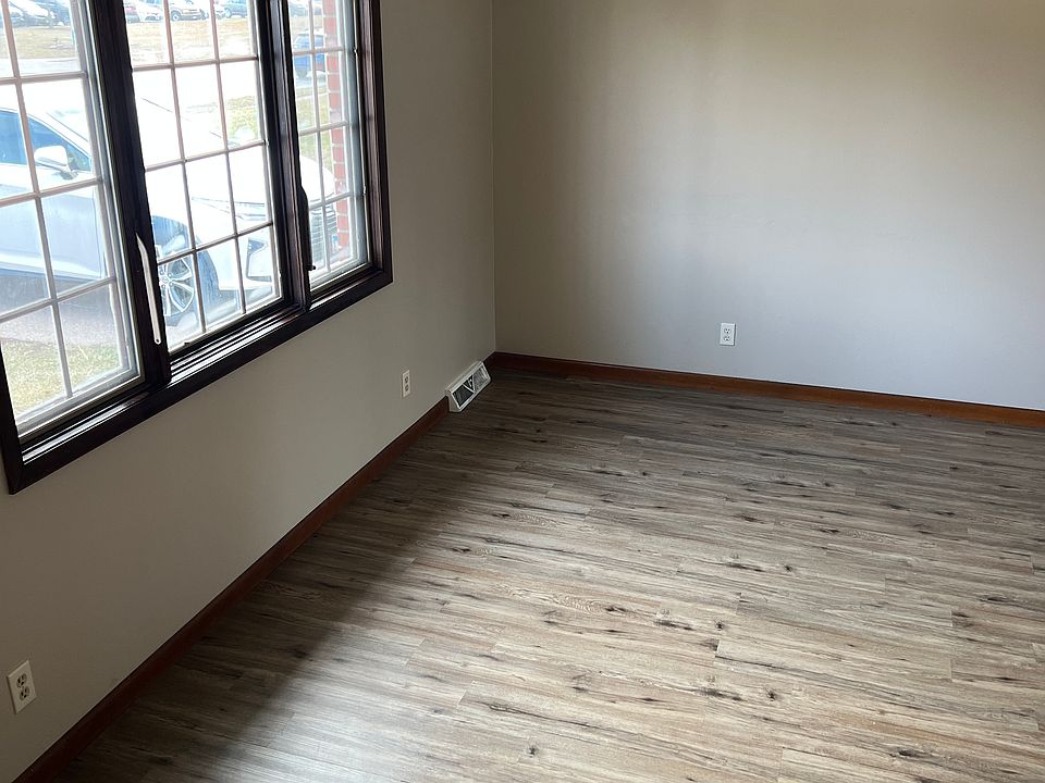 1st image of 2011-2009 53rd St