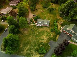 30 Shore Rd, Waterford, CT 06385