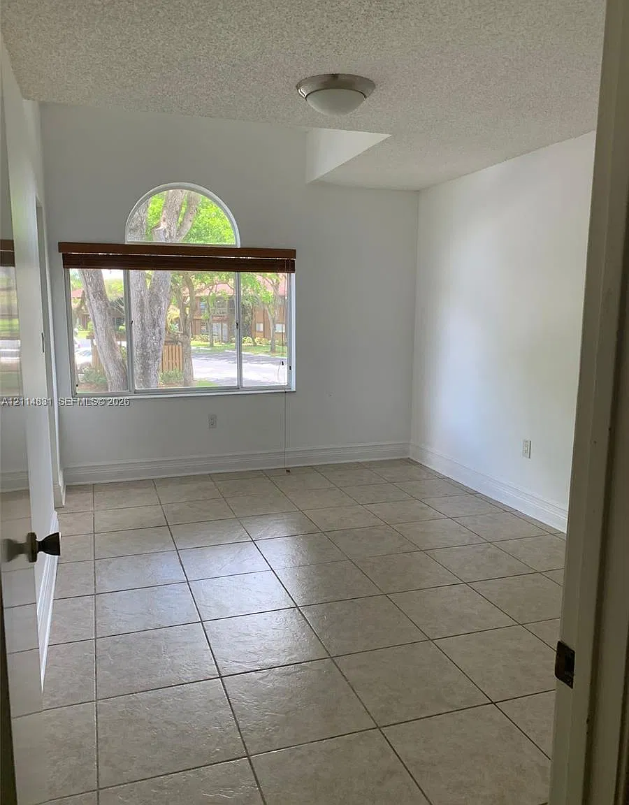 Doral Pk Country Cl Villa — Photo 4