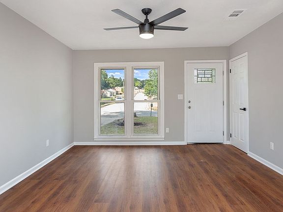 5th image of 1411 Jackson Dr