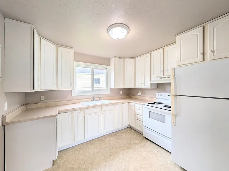 1020 Wall St — Photo 8