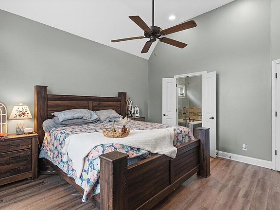 5th image of 204 Zion Cove Ln