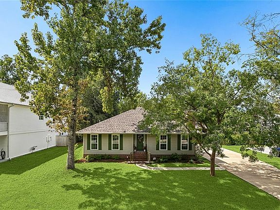3rd image of 2424 Mathis St
