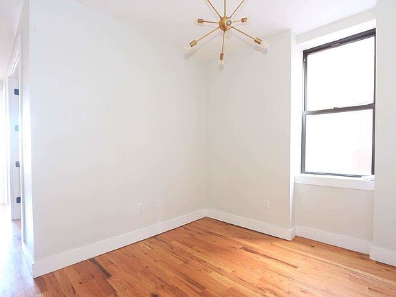3rd image of 1671 Lincoln Pl #D3