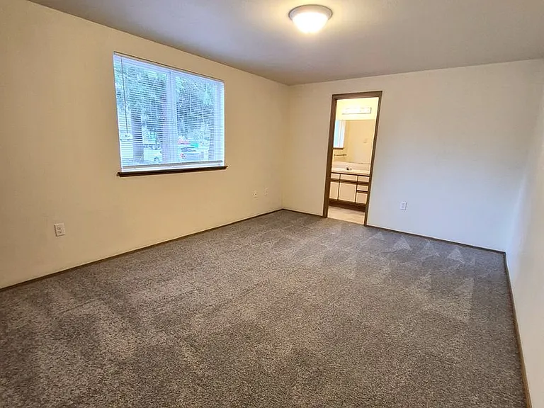 9006 Main St E — Photo 23