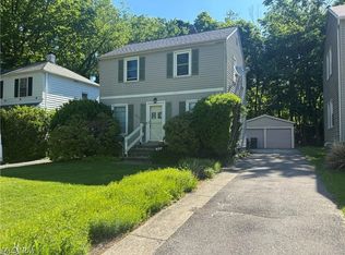 857 Quarry Dr, Cleveland Heights, OH 44121