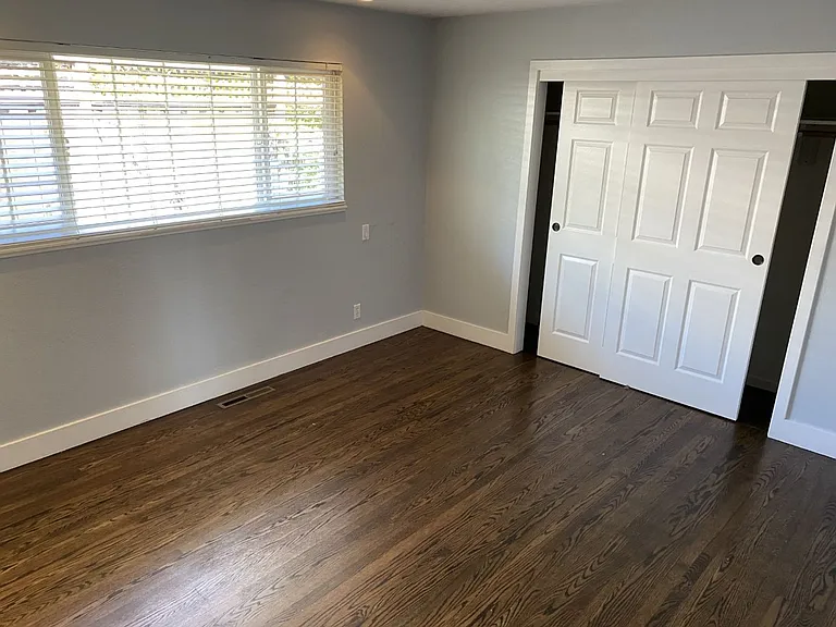 492 Chase St — Photo 18