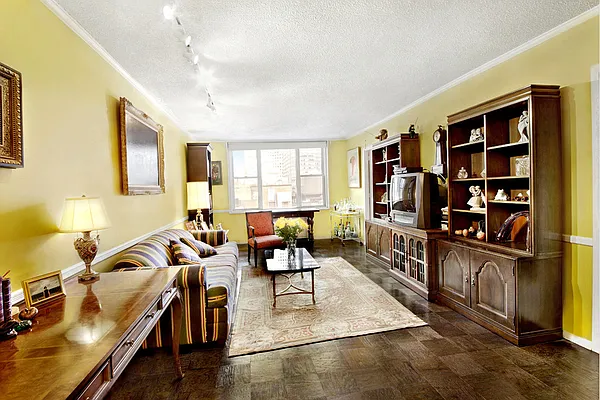 Sold by Stribling | media 15