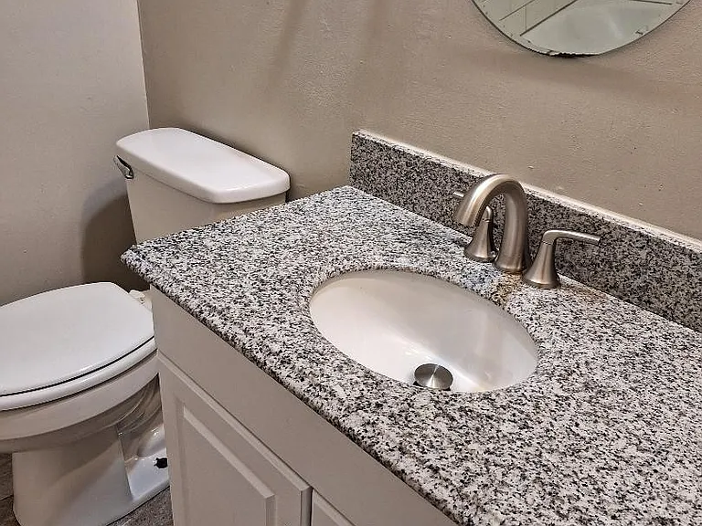 909 Oak Vale — Photo 12