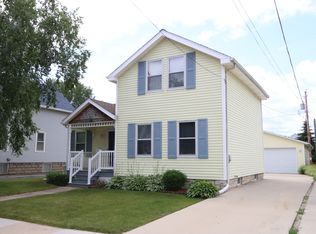 148 E Cotton St, Fond Du Lac, WI 54935