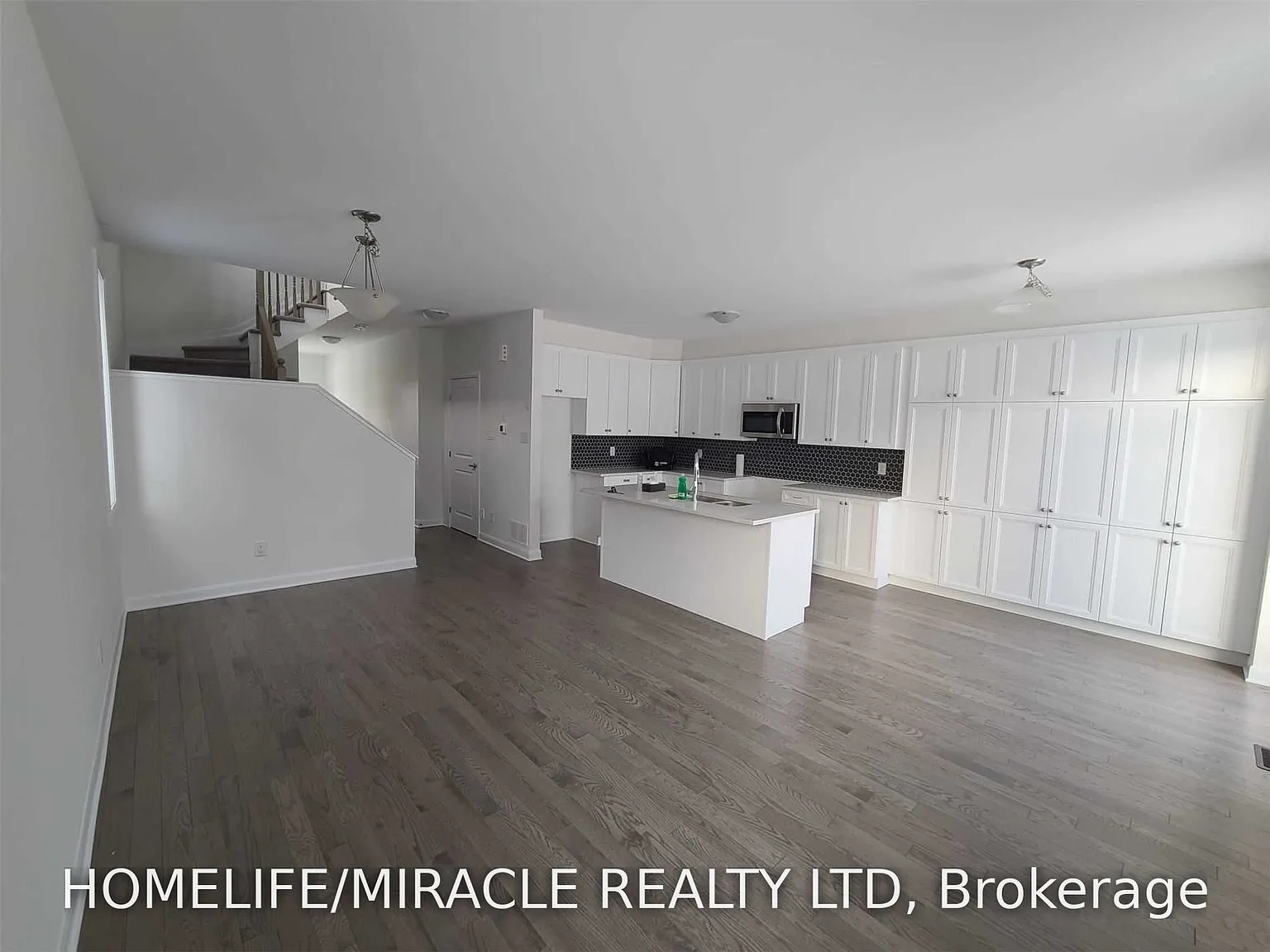 4 bed, $2,900 — Photo 4