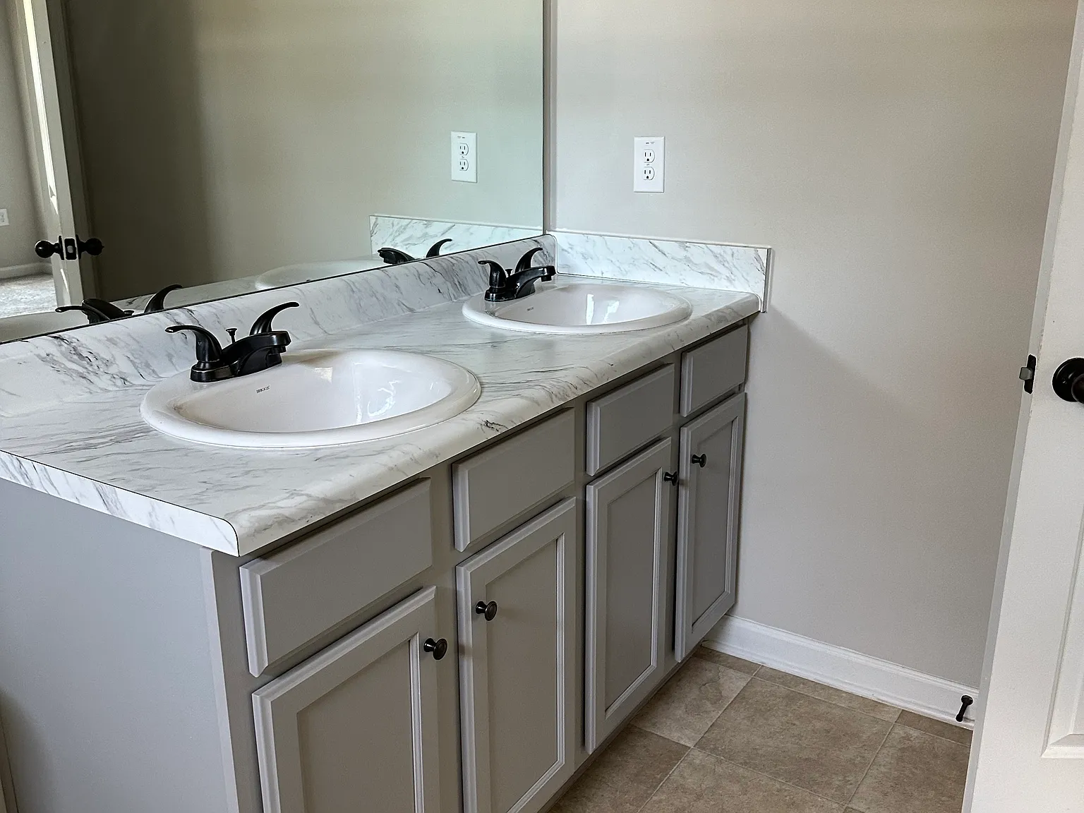 3 bed, 2.5 bath, 1540 sqft, $2,200 — Photo 2