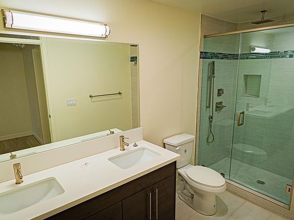 4th image of 370 Salem St #203