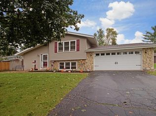 23808 S Cottonwood Ln, Minooka, IL 60447