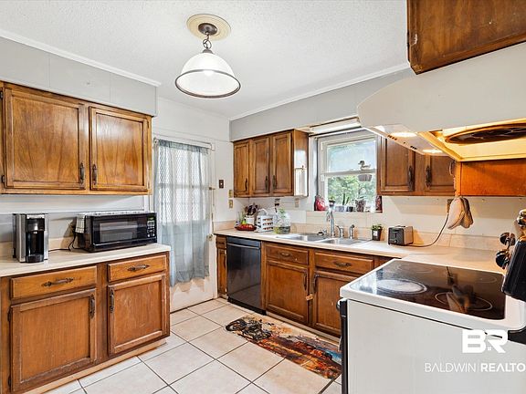 4th image of 4851 Lesure Rd