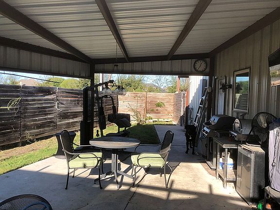4th image of 280 Bennett Ln