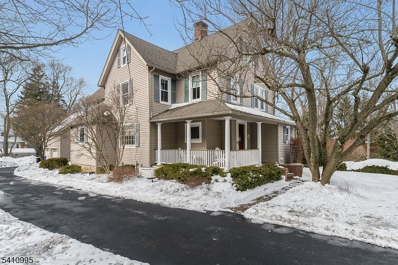 1st image of 3 New St