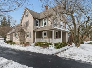 3 New St, Mendham, NJ 07945